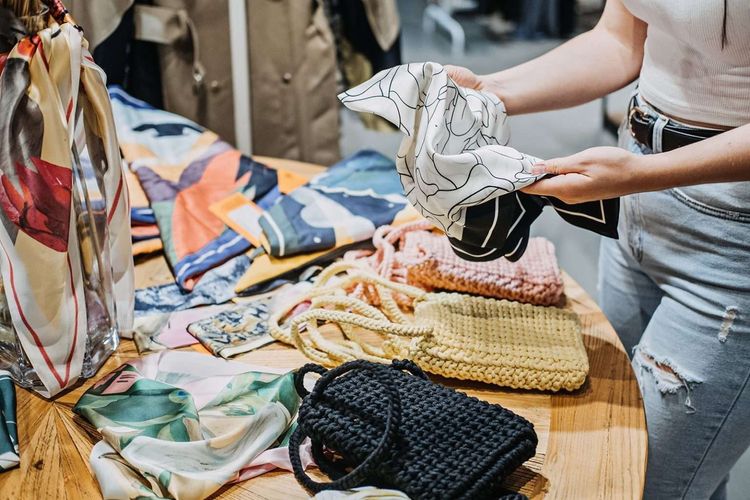 Thrift vs. Consignment: Explore Chic Secondhand Shopping
